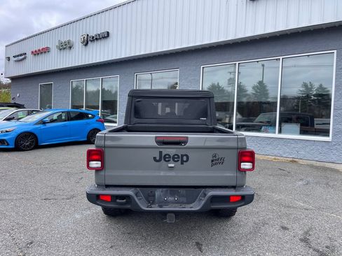 Used 2021 Jeep Gladiator Sport AWD/4WD image 6