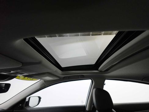Used 2019 Honda Civic Touring image 24