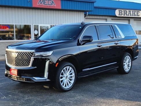 Used 2023 Cadillac Escalade ESV Premium Luxury image 3