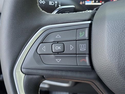 New 2025 Jeep Grand Cherokee Altitude image 25