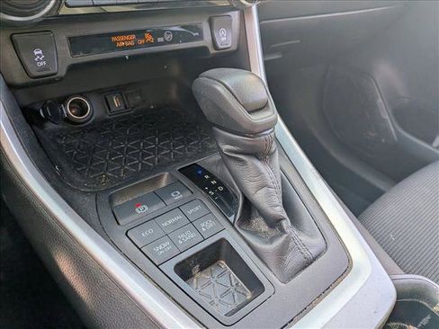 Used 2021 Toyota RAV4 LE w/ Carpet Mat Package (TMS) image 11