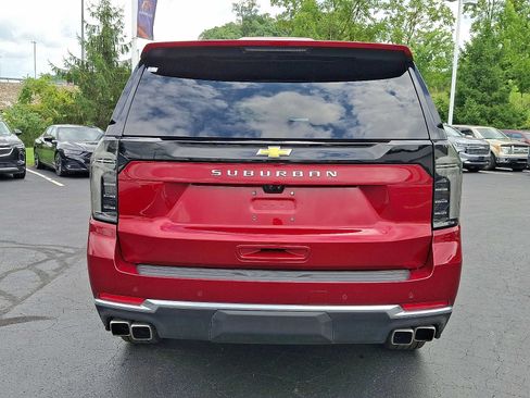 Used 2025 Chevrolet Suburban High Country w/ Sun And Tow Package AWD/4WD image 5