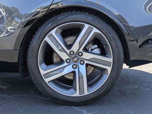 Used 2023 Land Rover Discovery HSE R-Dynamic AWD/4WD image 13