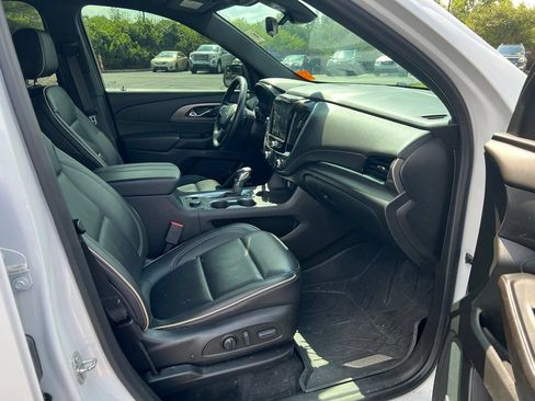 Used 2023 Chevrolet Traverse Premier w/ Redline Edition AWD/4WD image 10