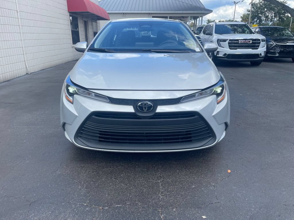 Used 2025 Toyota Corolla LE FWD image 7