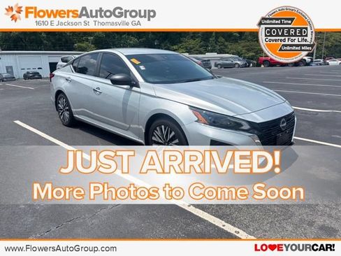 Used 2024 Nissan Altima 2.5 SV FWD image 1