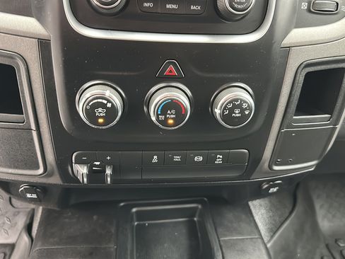 Used 2017 RAM 3500 Tradesman w/ Chrome Appearance Group AWD/4WD image 18