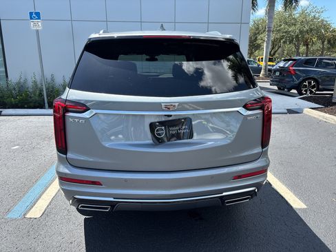 Used 2025 Cadillac XT6 Luxury FWD image 4