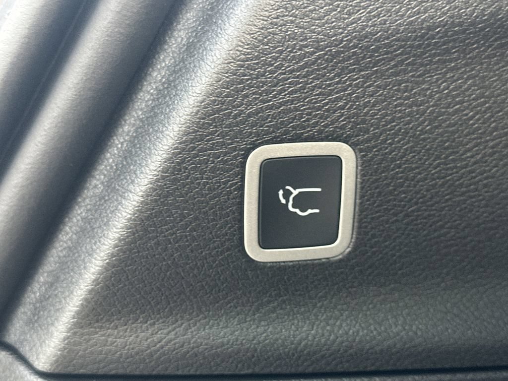 New 2026 Chrysler Pacifica Select FWD image 18