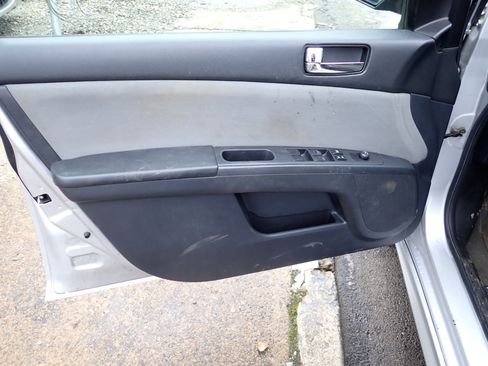 Used 2011 Nissan Sentra 2.0 SR w/ Convenience Pkg image 26