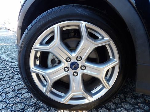 Used 2019 Ford Escape Titanium image 31