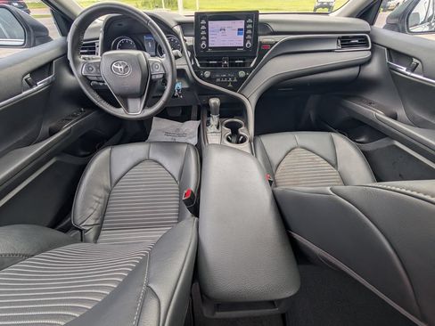 Used 2024 Toyota Camry SE FWD image 25