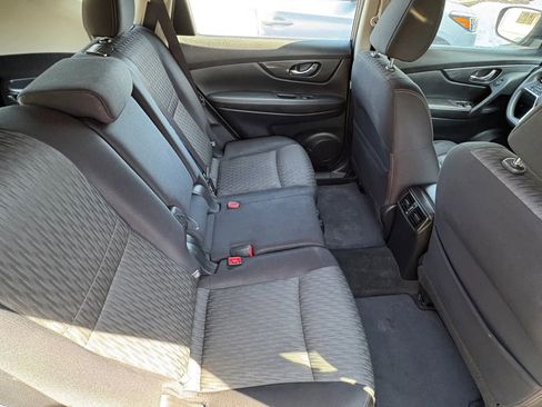 Used 2017 Nissan Rogue S image 28