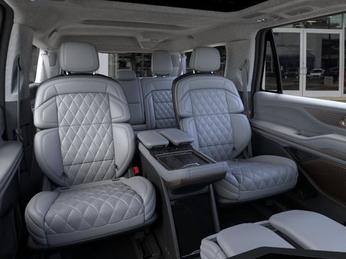 New 2026 Lincoln Navigator L Black Label AWD/4WD image 11