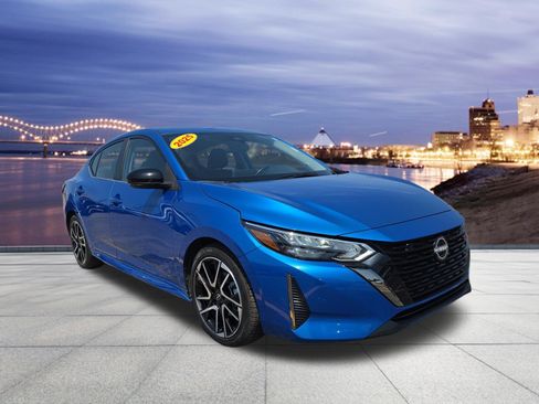 Used 2025 Nissan Sentra SR FWD image 4
