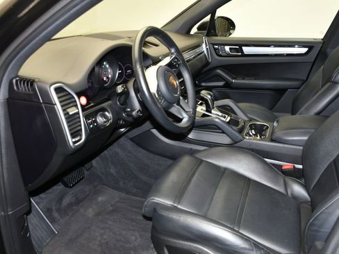 Certified 2023 Porsche Cayenne Platinum Edition AWD/4WD image 5