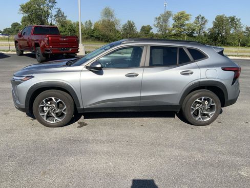 Used 2025 Chevrolet Trax LT w/ Driver Confidence Package FWD image 5
