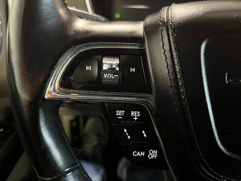 Used 2018 Lincoln Continental Reserve AWD/4WD image 22