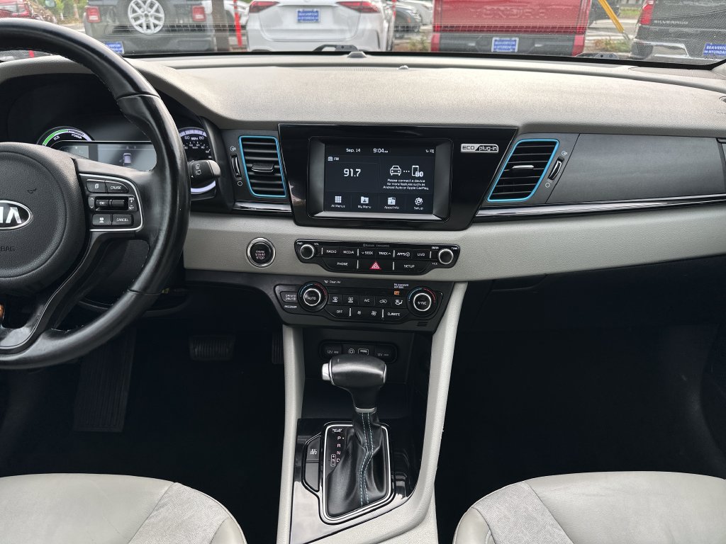 Used 2018 Kia Niro EX FWD image 16