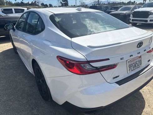 Used 2025 Toyota Camry SE image 7