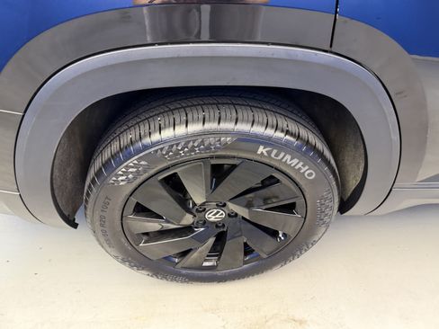 Used 2026 Volkswagen Atlas SE w/ Panoramic Sunroof Package FWD image 8