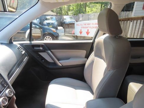 Used 2017 Subaru Forester 2.5i Limited AWD/4WD image 23