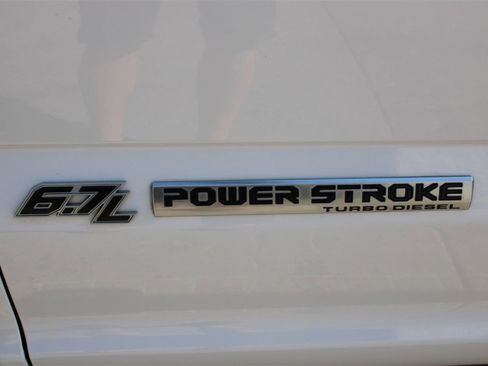 Used 2022 Ford F550 4x4 Crew Cab Super Duty w/ Power Equipment Group image 15