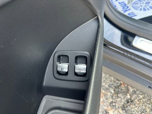 Used 2026 Mercedes-Benz GLC 350e GLC 350e image 13