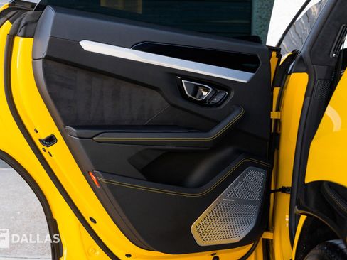 Used 2019 Lamborghini Urus image 28