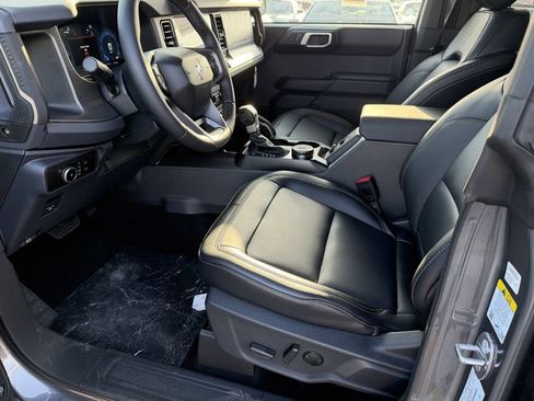 New 2026 Ford Bronco Badlands w/ Sasquatch Package AWD/4WD image 17