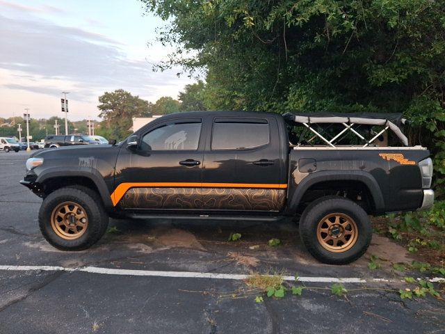 Used 2021 Toyota Tacoma TRD Off-Road AWD/4WD image 7