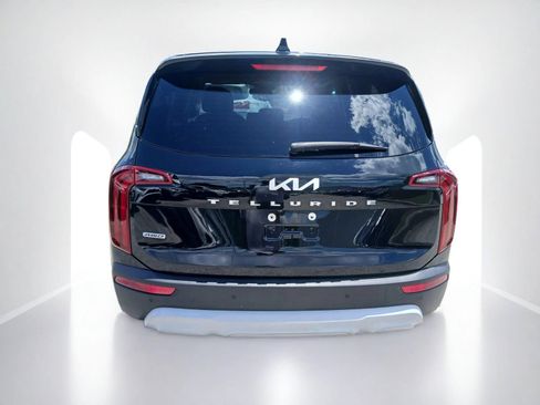 Used 2022 Kia Telluride LX AWD/4WD image 4