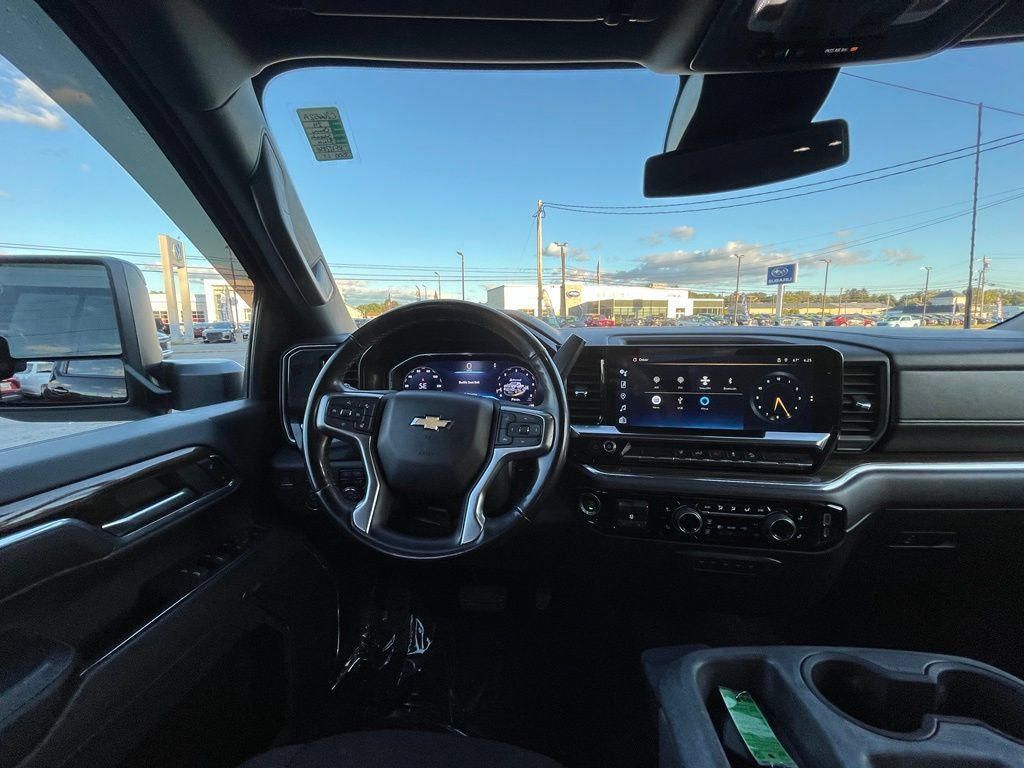 Used 2024 Chevrolet Silverado 3500 LT w/ Convenience Package AWD/4WD image 17