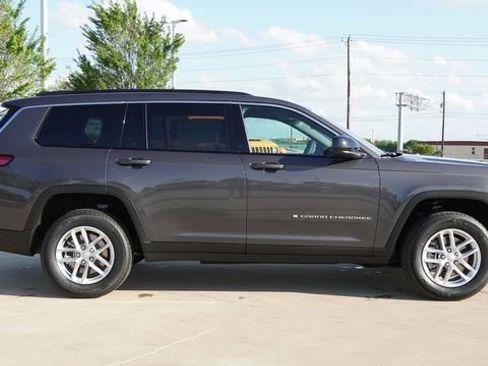 New 2026 Jeep Grand Cherokee L Laredo AWD/4WD image 10
