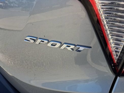 Used 2019 Honda HR-V Sport image 9