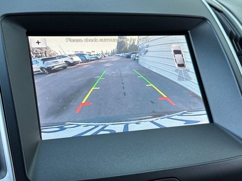 Used 2019 Ford Edge SEL w/ Equipment Group 201A image 19