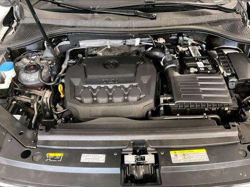 Used 2023 Volkswagen Tiguan SE AWD/4WD image 35