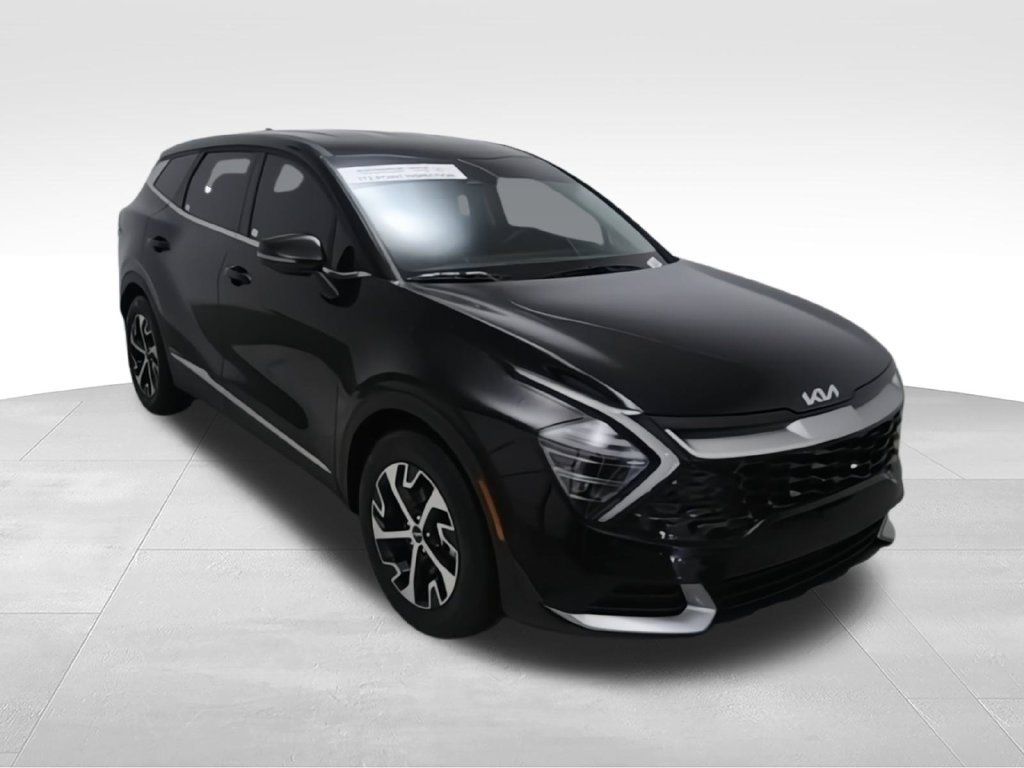 Used 2025 Kia Sportage EX FWD image 2