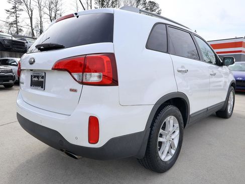 Used 2015 Kia Sorento LX image 7