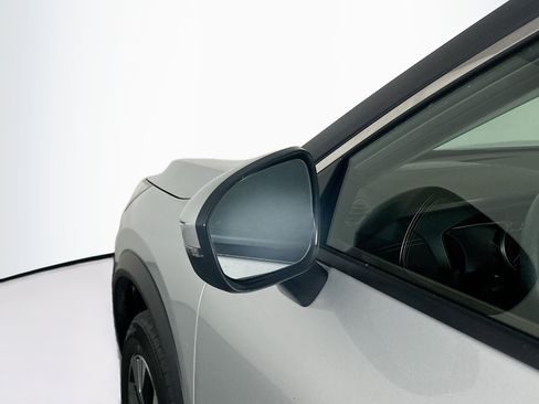 Used 2023 Nissan Rogue SV image 16