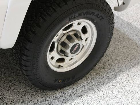 Used 2005 GMC Sierra 2500 SLT w/ Heavy-Duty Power Package image 27