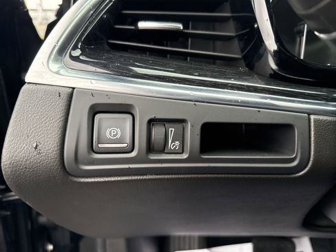 Used 2023 Cadillac XT5 Premium Luxury image 23