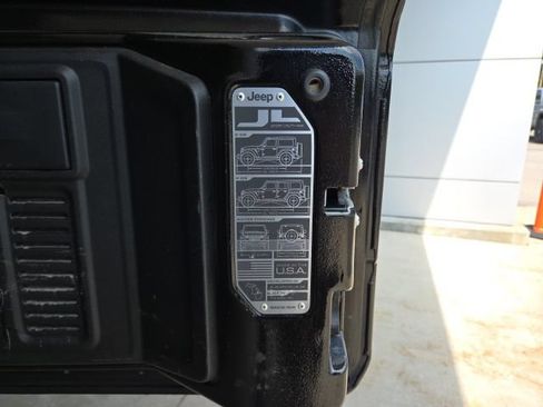 Used 2019 Jeep Wrangler Sport w/ Quick Order Package 23S AWD/4WD image 42