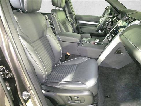 Certified 2024 Land Rover Discovery Dynamic SE image 10