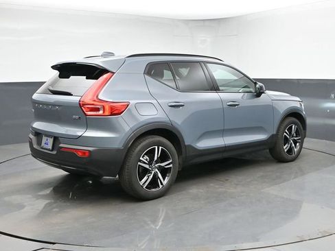 Used 2023 Volvo XC40 B5 Plus w/ Protection Package Premier AWD/4WD image 4