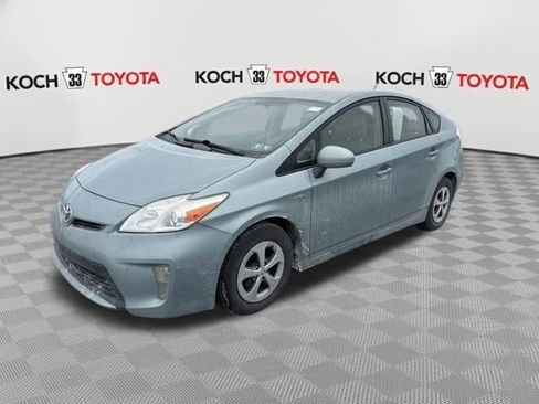 Used 2014 Toyota Prius Three image 3
