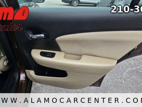 Used 2012 Chrysler 200 LX FWD image 22