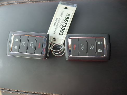 Used 2025 Jeep Grand Cherokee Summit w/ Luxury Tech Group V AWD/4WD image 28