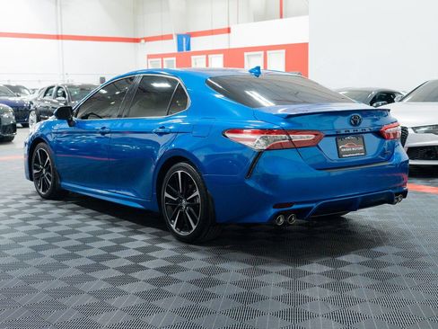 Used 2020 Toyota Camry XSE w/ Navigation Package FWD image 4