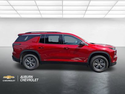 Used 2025 Chevrolet Traverse LT w/ Driver Confidence Package